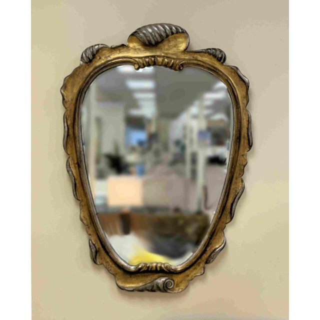 Dorothy Draper Hollywood Regency Carved Giltwood Mirror Attr to Dorothy Draper For Sale - Image 4 of 9