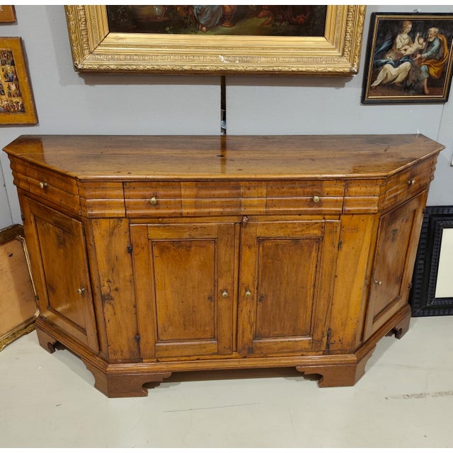 Tuscan Walnut Sideboard, 1780s For Sale - Image 11 of 11