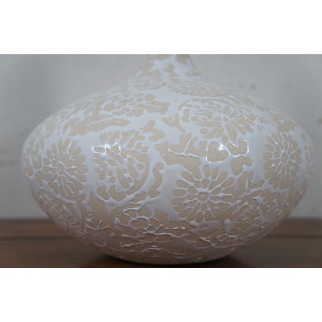 Vintage Ei8hteen Karat White Amabilis Orchid Glazed Ceramic Tulip Bud Vase For Sale - Image 9 of 11