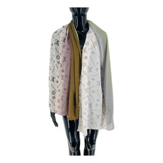 Louis Vuitton White Monogram 100% Silk Scarf For Sale