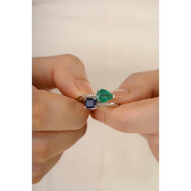2.09 Ct Emerald Sapphire Modern Toi Et Moi Ring Size 5 in 14k White Gold For Sale - Image 4 of 15
