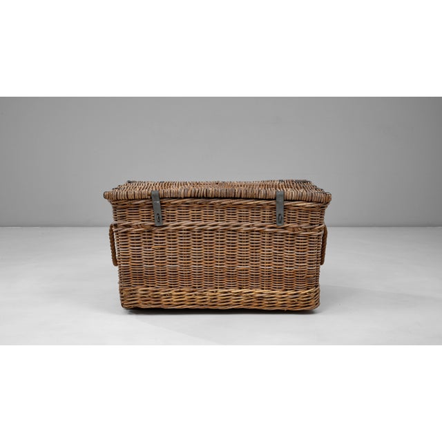 Mid 20th Century French Wicker Trunk For Sale - Image 4 of 18