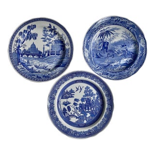 Late 20th Century Trio of Varied Spode Collection Blue & White Chinoiserie Dinner Plates For Sale