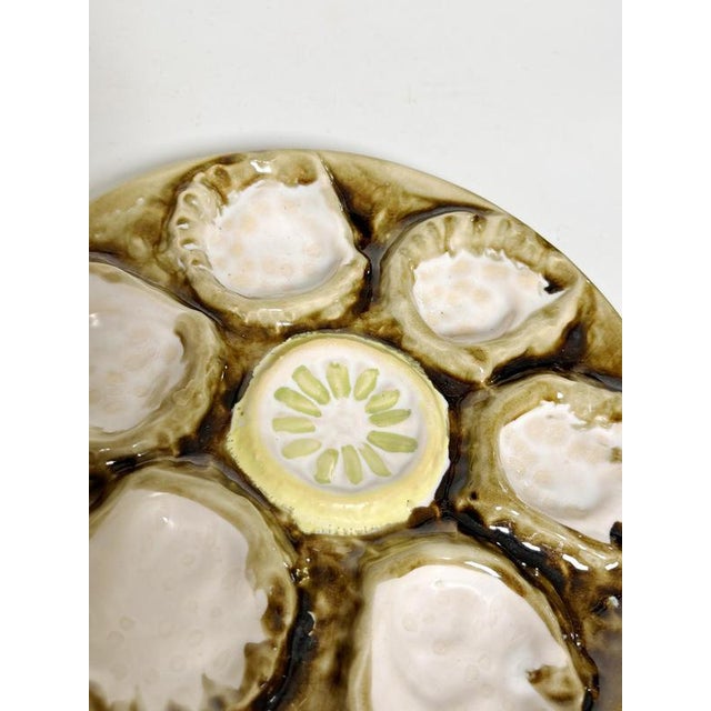 1970s Oyster Plates in Ceramic, France, 1970s, Set of 2 For Sale - Image 5 of 17