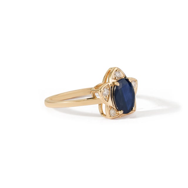 Metal 14k Yellow Gold 1.3ct Oval Deep Blue Sapphire & Diamond Star Cluster Ring Size 4 For Sale - Image 7 of 18