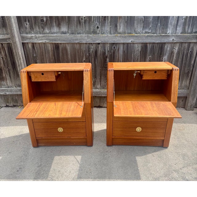 D-Scan Vintage Danish Modern Style Teak Nightstands, a Pair For Sale - Image 4 of 6