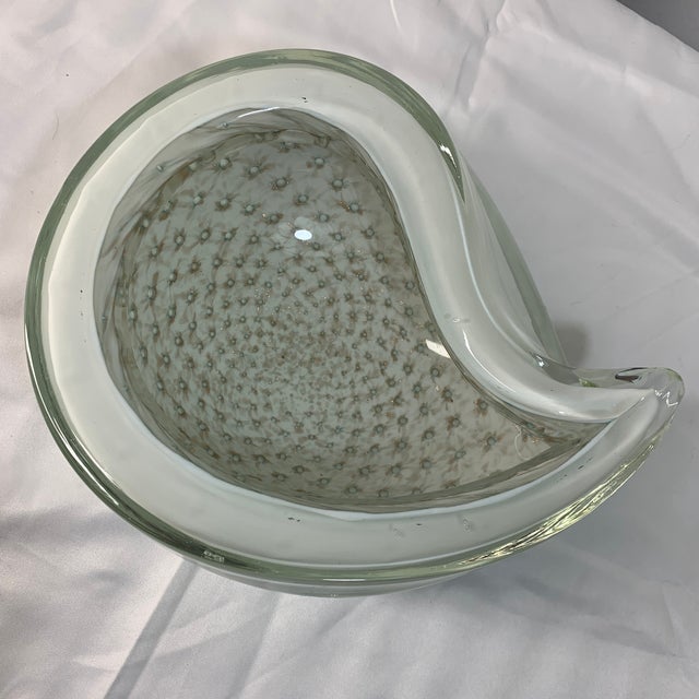 Alfredo Barbini Heavy Vintage C. 1950s Alfredo Barbini Bullicante Sommerso Cased White Glass With Gold Flecks Vide-Poche For Sale - Image 4 of 11
