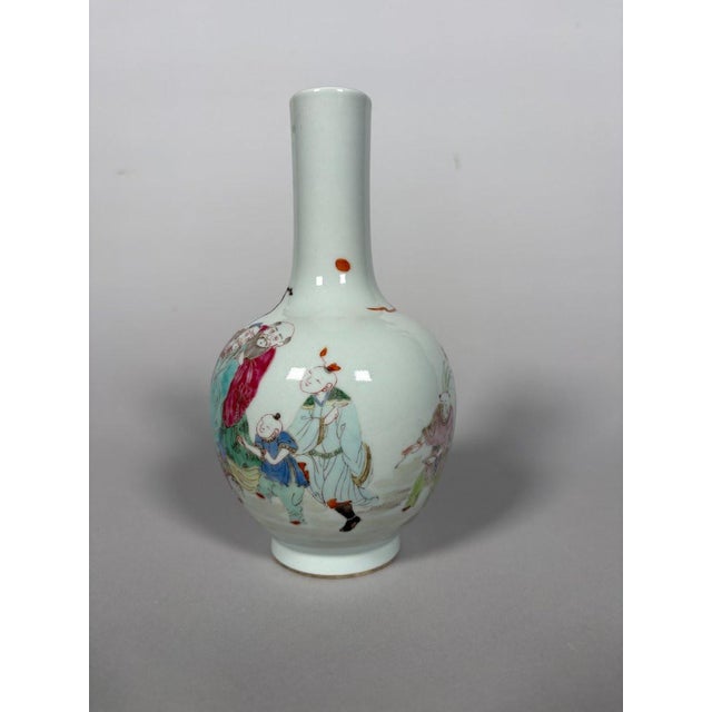 Famille rose porcelain vase from the Yongzheng period (1677-1736) For Sale - Image 6 of 9