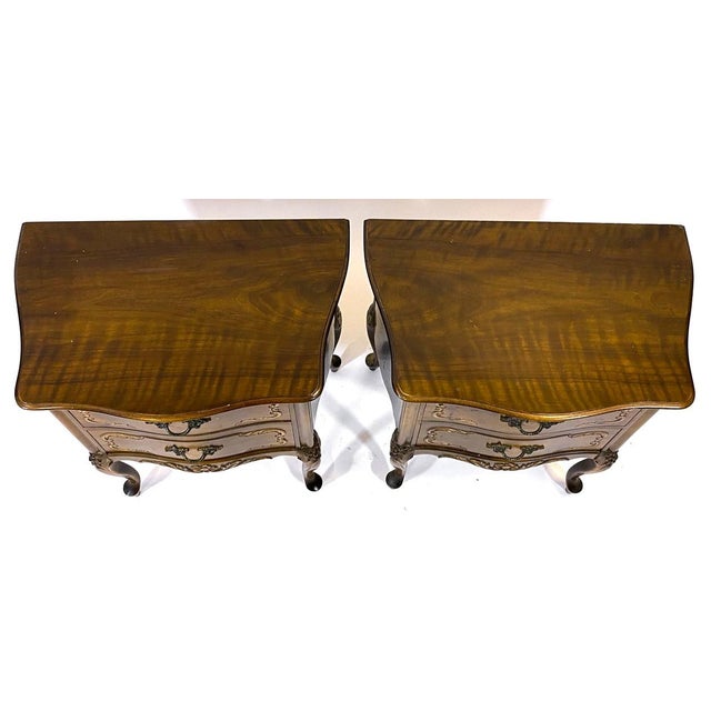 French Provincial Mid 20th Century Pair French Louis XV / French Provincial Side Tables For Sale - Image 3 of 10