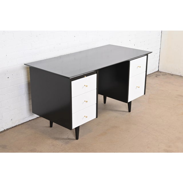 1950s Paul McCobb Planner Group Black and White Lacquered Double Pedestal Desk and Chair, Newly Refinished For Sale In South Bend - Image 6 of 13
