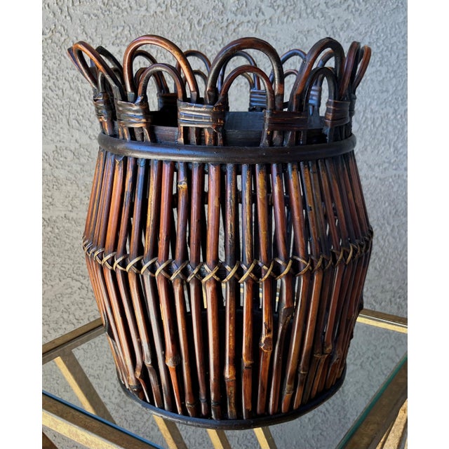 Late 20th-Century Handcrafted Pencil Bamboo "Looped Crown" Rim Cachepot / Planter Basket For Sale - Image 17 of 18