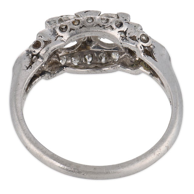 Mid Century 1.10 Carat Diamond Platinum Ring, Size 5.75 For Sale In Los Angeles - Image 6 of 6