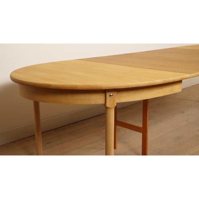 1960s Vintage Oval Extendable Dining Table in Oak, 1960s For Sale - Image 5 of 18