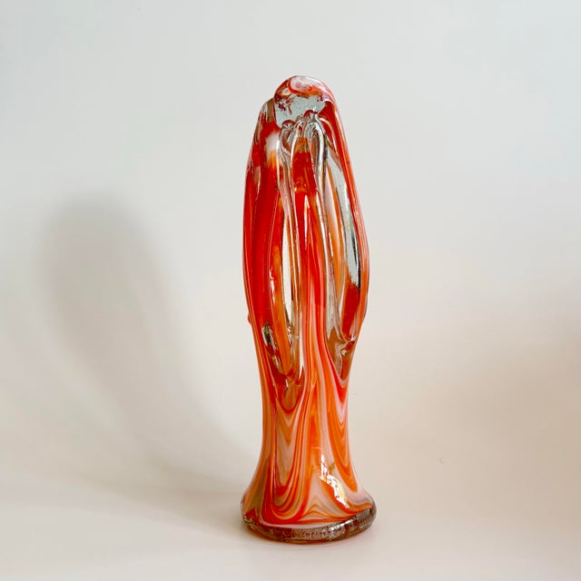 Mid-Century Modern Vintage Arklahoma Orange & White Swirl Art Glass Sculpture – Pulled Fingers, 8” For Sale - Image 3 of 6