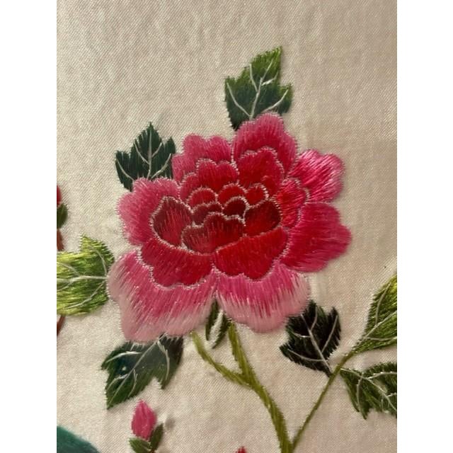 Vintage Chinese Silk Hand Embroidery in a Custom Gilt Bamboo Wood Frame For Sale - Image 4 of 12
