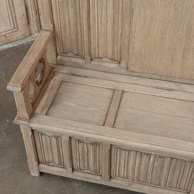 19th Century French Gothic Revival Hall Bench in Stripped Oak For Sale - Image 16 of 18
