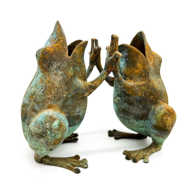 Contemporary Vintage Metal Verdigris Frogs “Patty Cake” Figurines – Whimsical Garden Sculptures – Hollywood Regency / Organic Modern For Sale - Image 3 of 11