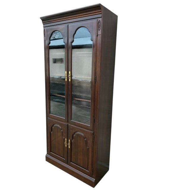 Excellent condition. minor ware. Some glare shown from taking photos outside. Please see photos as they are considered...