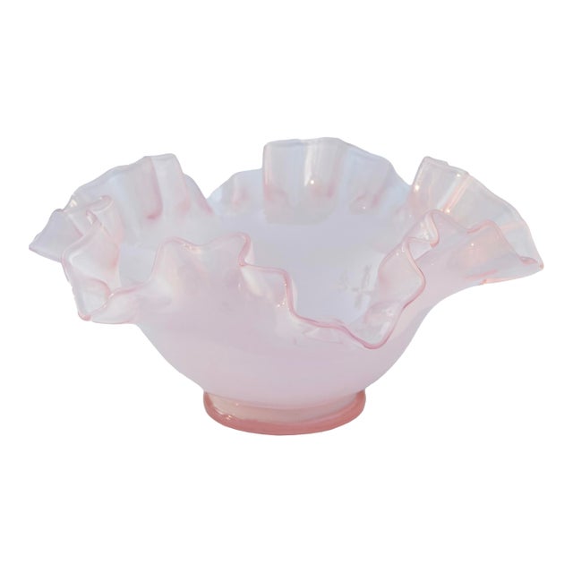 Mid 20th Century Handmade & Ruffled Americana Art-Glass Bowl Accent For Sale