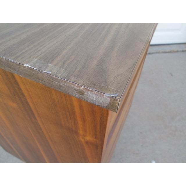 Vintage Johnson Carper Style Mid Century Modern Writing Desk Walnut 4 Drawer For Sale - Image 12 of 12