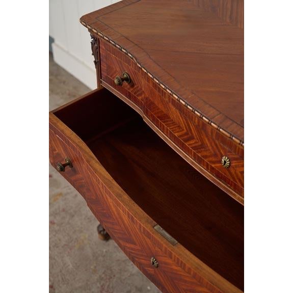 1950s 1950s French Louis XV Style Mahogany + Satinwood Book-Matched Veneered 3-Drawer Commode For Sale - Image 5 of 8