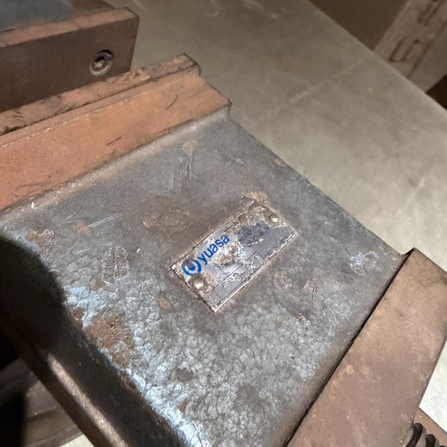 For your consideration, a vintage Yuasa 3-Axis Universal Tilting & Swiveling Milling Machine Vise manufactured in Japan....