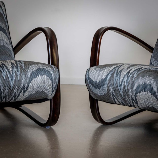 Modern Pair of H-269 Lounge Chairs by Jindřich Halabala, Czech Republic 1930s For Sale - Image 3 of 18