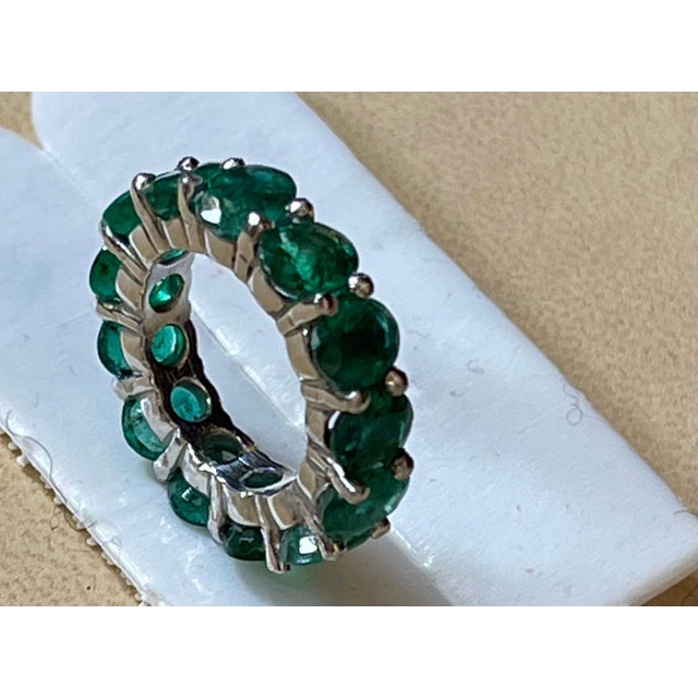35 Pointer Each 4.5 Carat Emerald Anniversary Eternity Band / Ring in Platinum For Sale In New York - Image 6 of 8