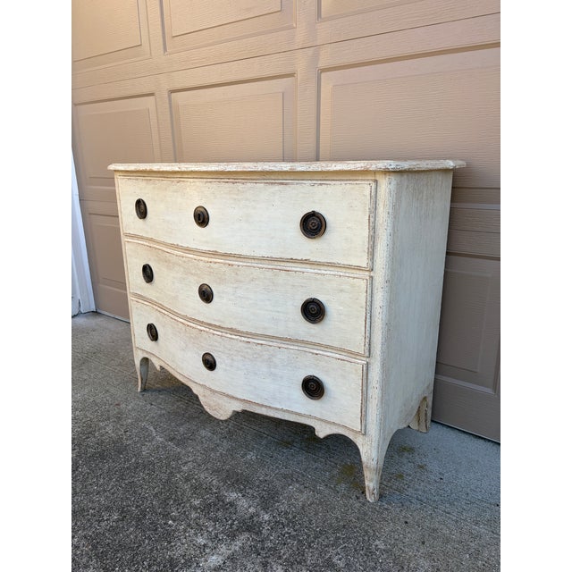 Baker Furniture Company Swedish Gustavian Serpentine Painted Chest of Drawers For Sale - Image 4 of 15