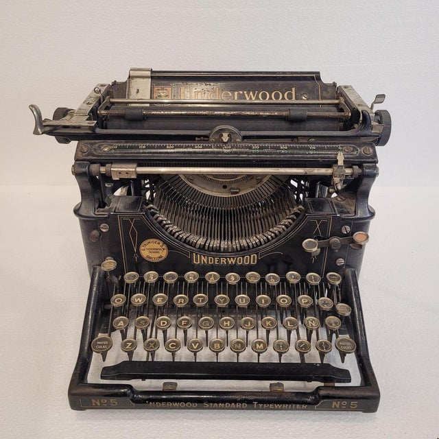 Model No. 5 Typewriter by Underwood and G. Truniger S.A., 1910s For Sale - Image 9 of 18