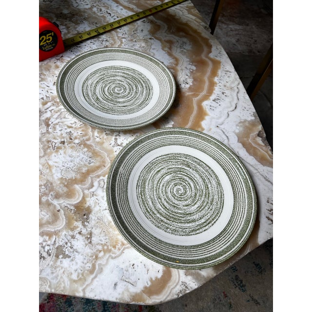 1970s Schonfeld Kiln Pair of “El Verde” Plates For Sale - Image 4 of 7