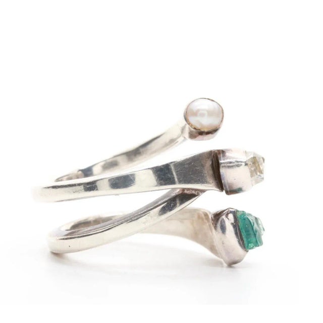 Modernist Lilly Barrack Sterling, Quartz, Cultured Pearl & Apatite Bypass Ring Size 7 For Sale In West Palm - Image 6 of 9