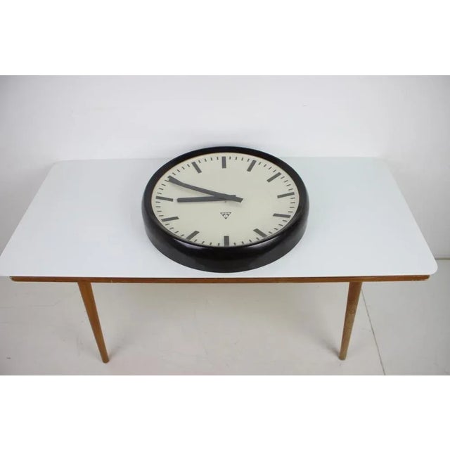 Large Bakelite Industrial Wall Clock attributed to Pragotron, 1960s For Sale - Image 4 of 8