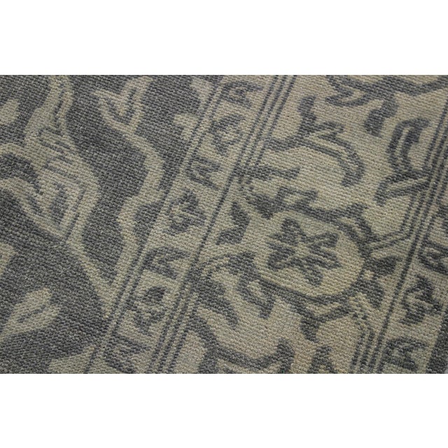 1990s Vintage Inspired Gray/Green Hand Knotted Wool Rug - 8'5'' X 11'4'' For Sale - Image 5 of 9