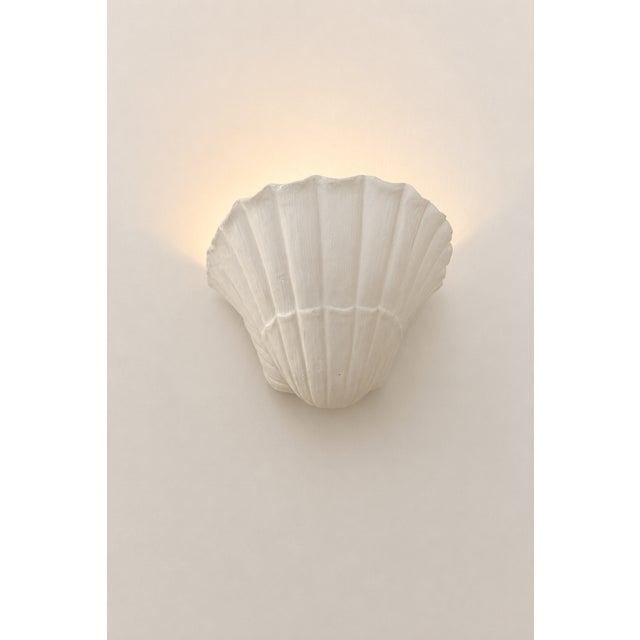 White Shell-Shaped Wall Sconces in Matte White Plaster, France, 1970, Set of 2 For Sale - Image 8 of 9