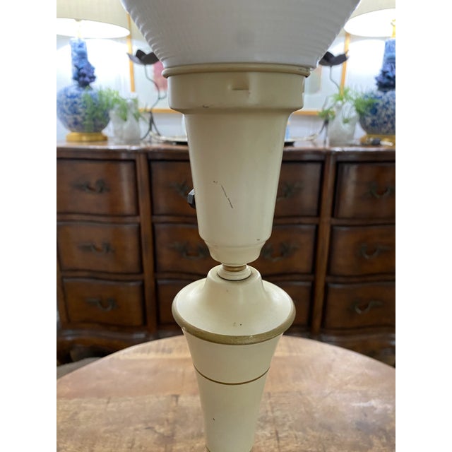 Late 20th Century Vintage Creamy Off White Painted Toleware Lamp For Sale - Image 4 of 7