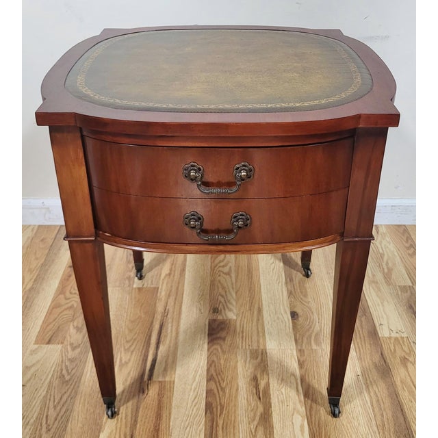 American Pair Vintage American 20th C Mahogany & Leather Night End Tables by Paine For Sale - Image 3 of 16