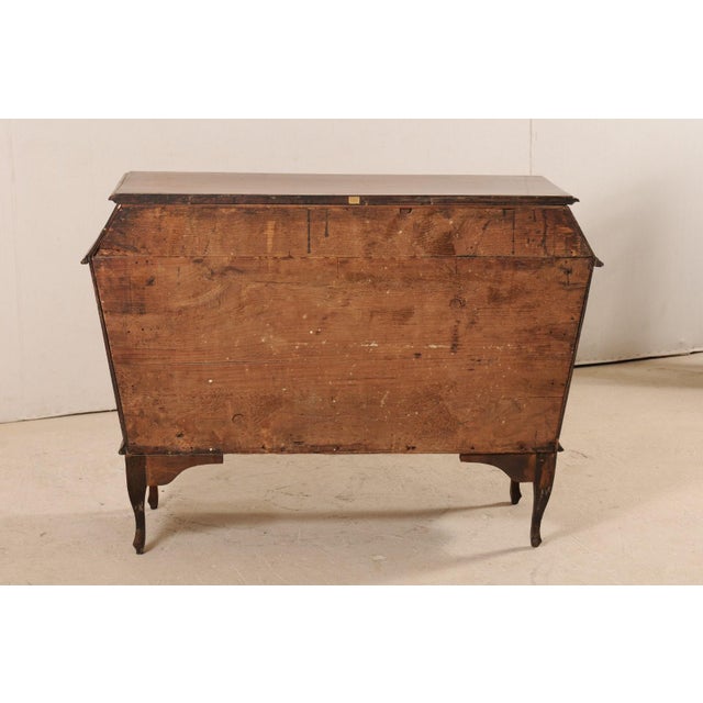 Italian Late 18th Century Italian Walnut Wood Commode For Sale - Image 3 of 12