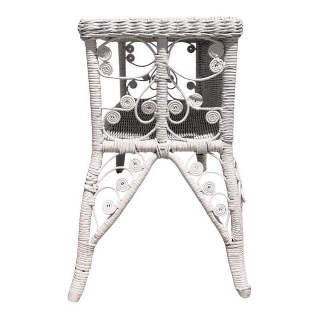 Mid-Century Modern Hollywood Regency White Wicker Side Table Magazine Rack For Sale - Image 3 of 8