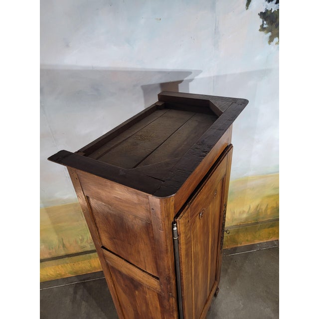Small Louis XV Style Walnut Bonnetière For Sale - Image 10 of 12