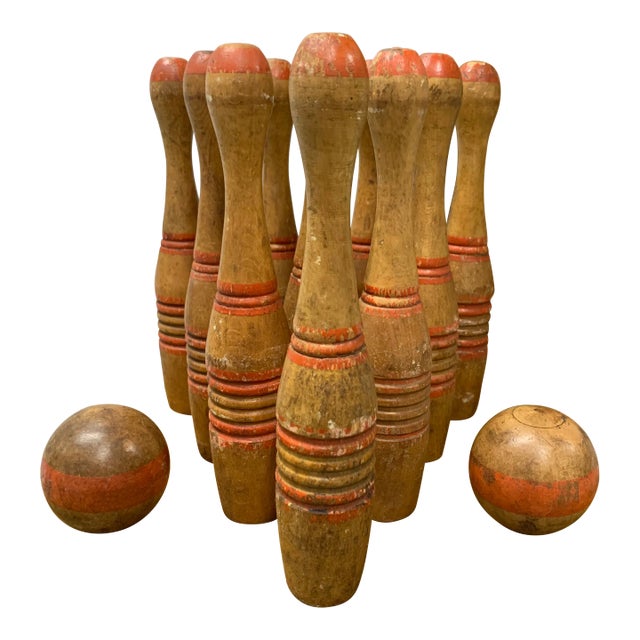 Early 20th Century Set of Wooden Skittles- 12 Pieces For Sale
