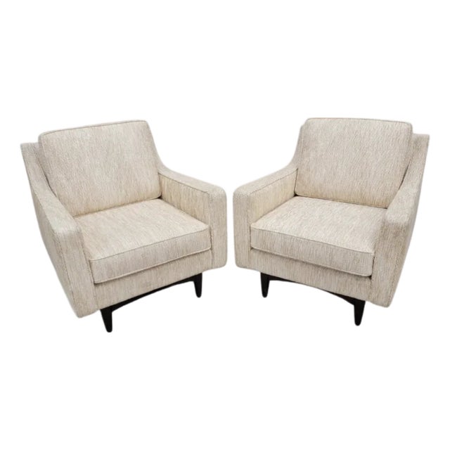 Mid Century Modern Italian Gio Ponte Style Club Chairs Reupholstered in Oatmeal Tweed - Pair For Sale