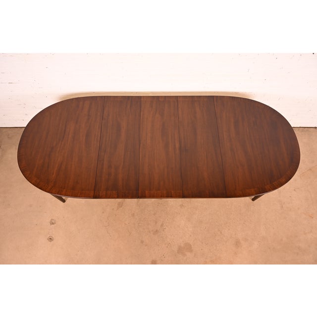 1960s Henredon French Regency Louis XVI Mahogany Extension Dining Table, Newly Refinished For Sale - Image 5 of 18