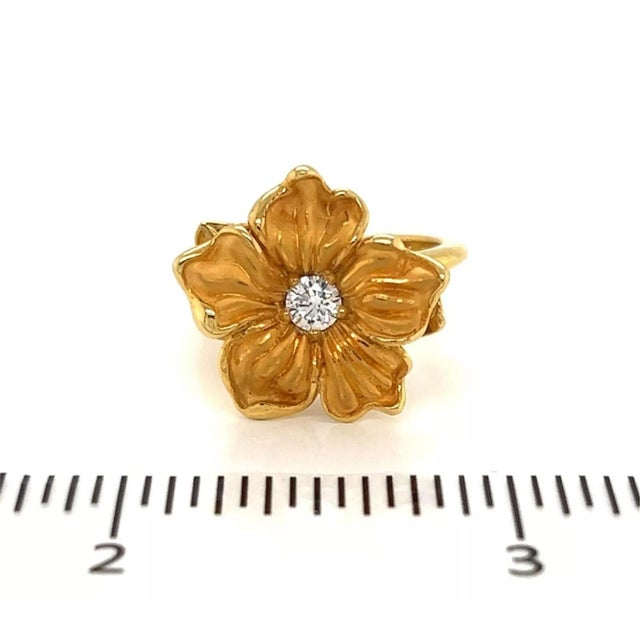 Gold Carrera Y Carrera Diamond 18k Yellow Gold Flower Ring - Size 6.5 For Sale - Image 8 of 8