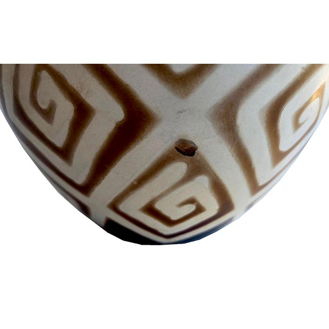 Vintage Peruvian Chulucanas Ceramic Vase by Luis Salas, Signed For Sale - Image 10 of 14