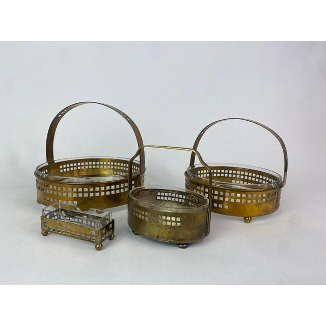 Silverplated brass jugendstil basket by Hans Ofner/Josef Hoffmann with glass inlay. Original vintage condition with patina.