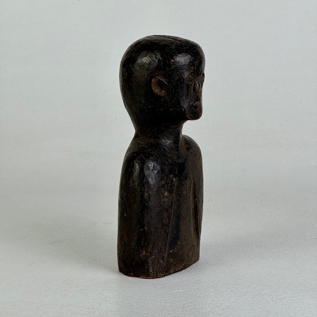 Wood Magnanimous Vintage Wood Bust Carving of African Male Figure For Sale - Image 7 of 9