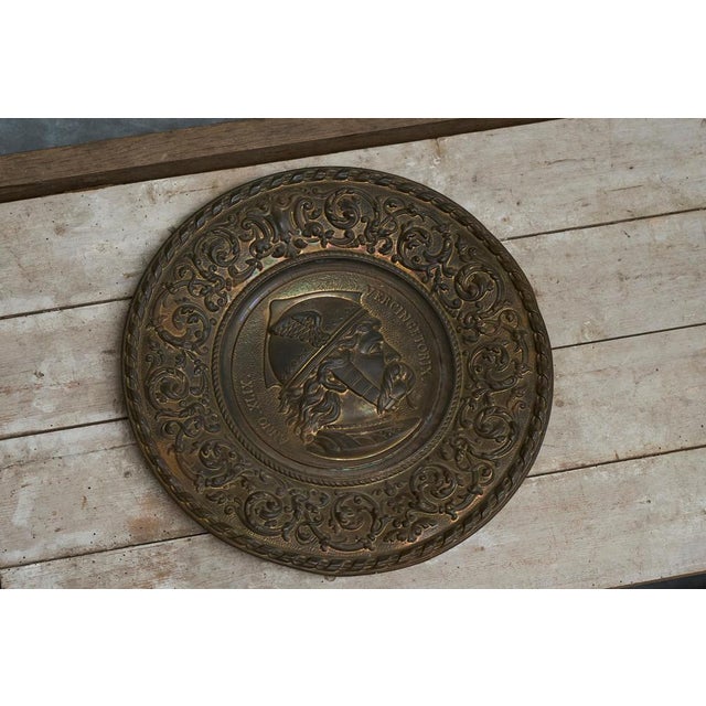Repousses in Patinated Copper with Caesar and Vercingetorix, 1890s, Set of 2 For Sale - Image 5 of 18
