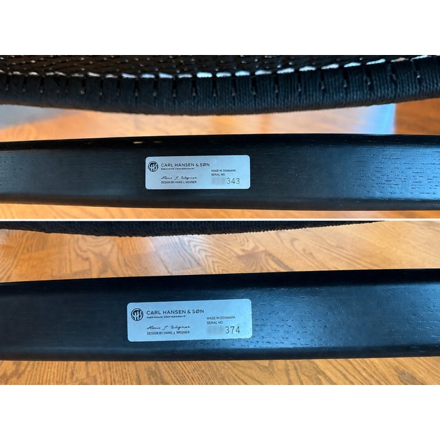 Black 1950s Authentic Hans J. Wegner Ch25 Lounge Chairs for Carl Hansen & Son - Black Oak/Black Paper Cord For Sale - Image 8 of 8