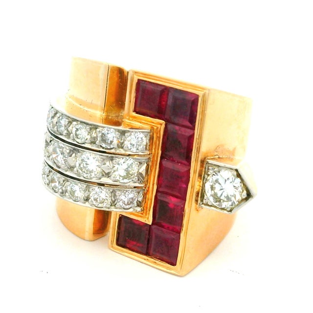 Ruby Red Retro 18k Gold Ruby and Diamond Tank Ring, Circa 1940s, Size 8 For Sale - Image 8 of 10